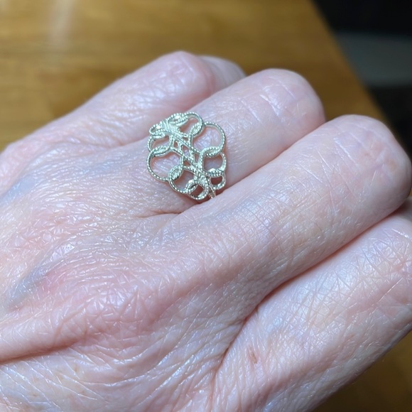 Avon Sterling Silver Scroll Ring - Picture 1 of 3